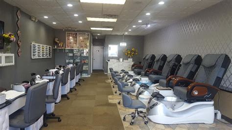 Beauty, cosmetic & personal care. . Nail pro des peres